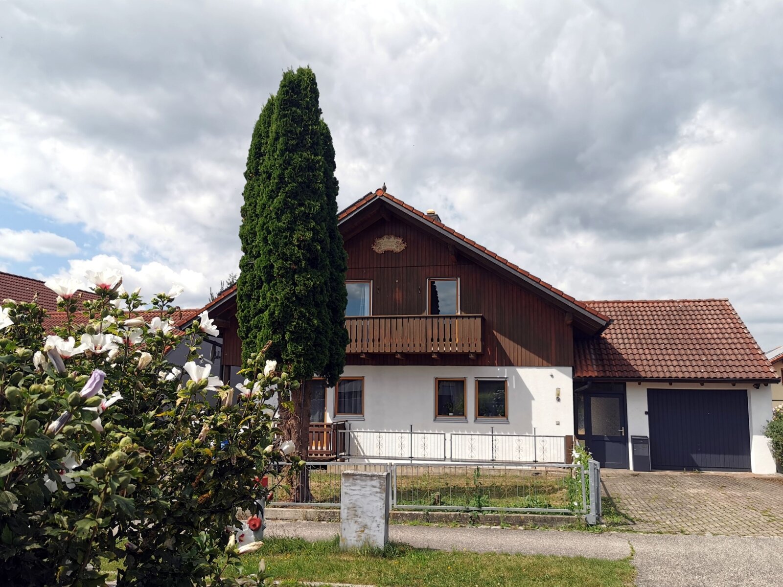 Ansicht Wohnhaus/Garage