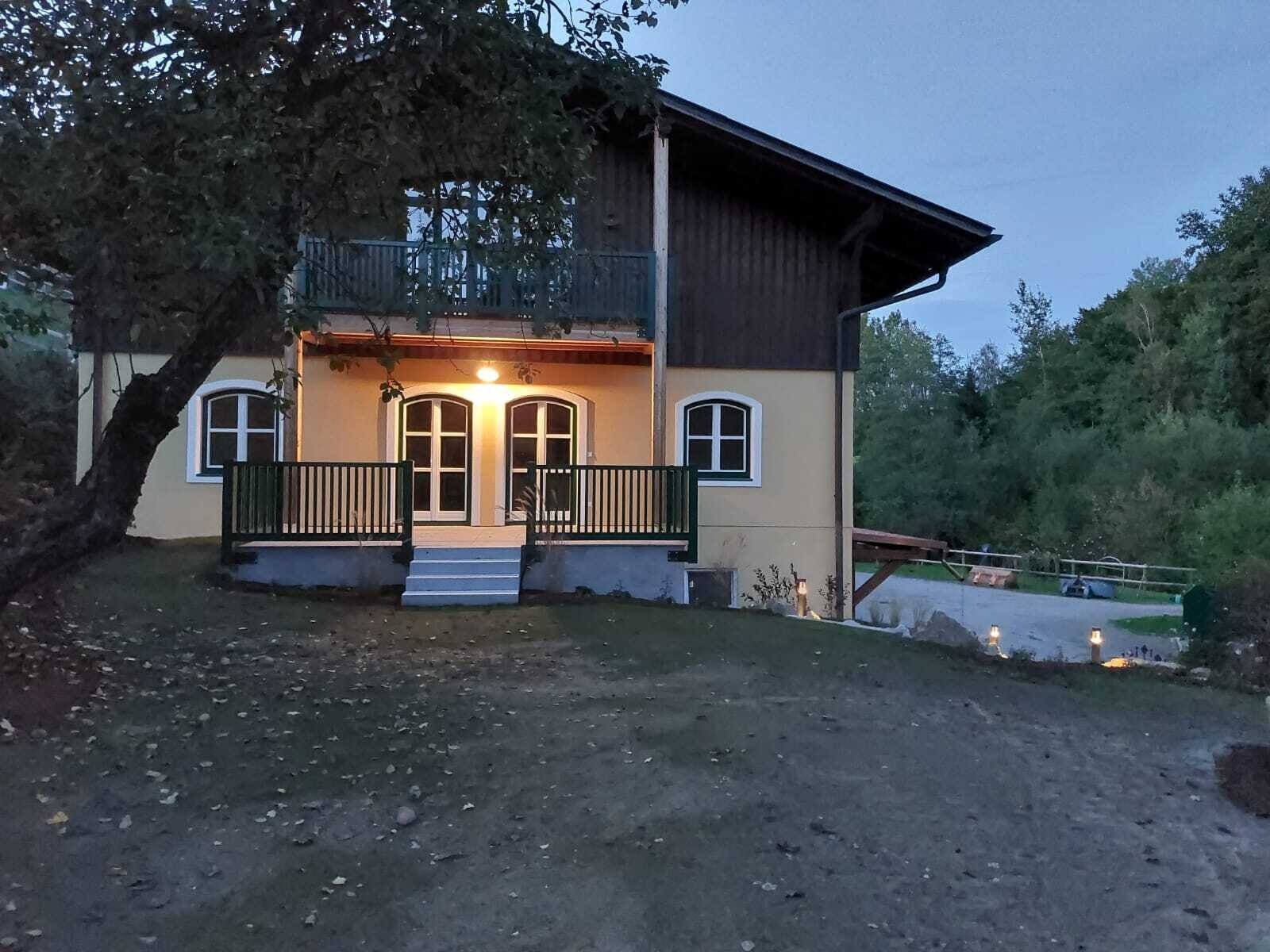 Ansicht Süd-Terrasse/dazugehörige Gartenanlage